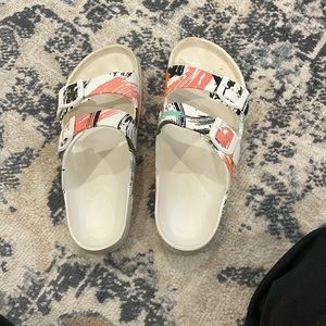 cute off brand birkenstocks, size 7
